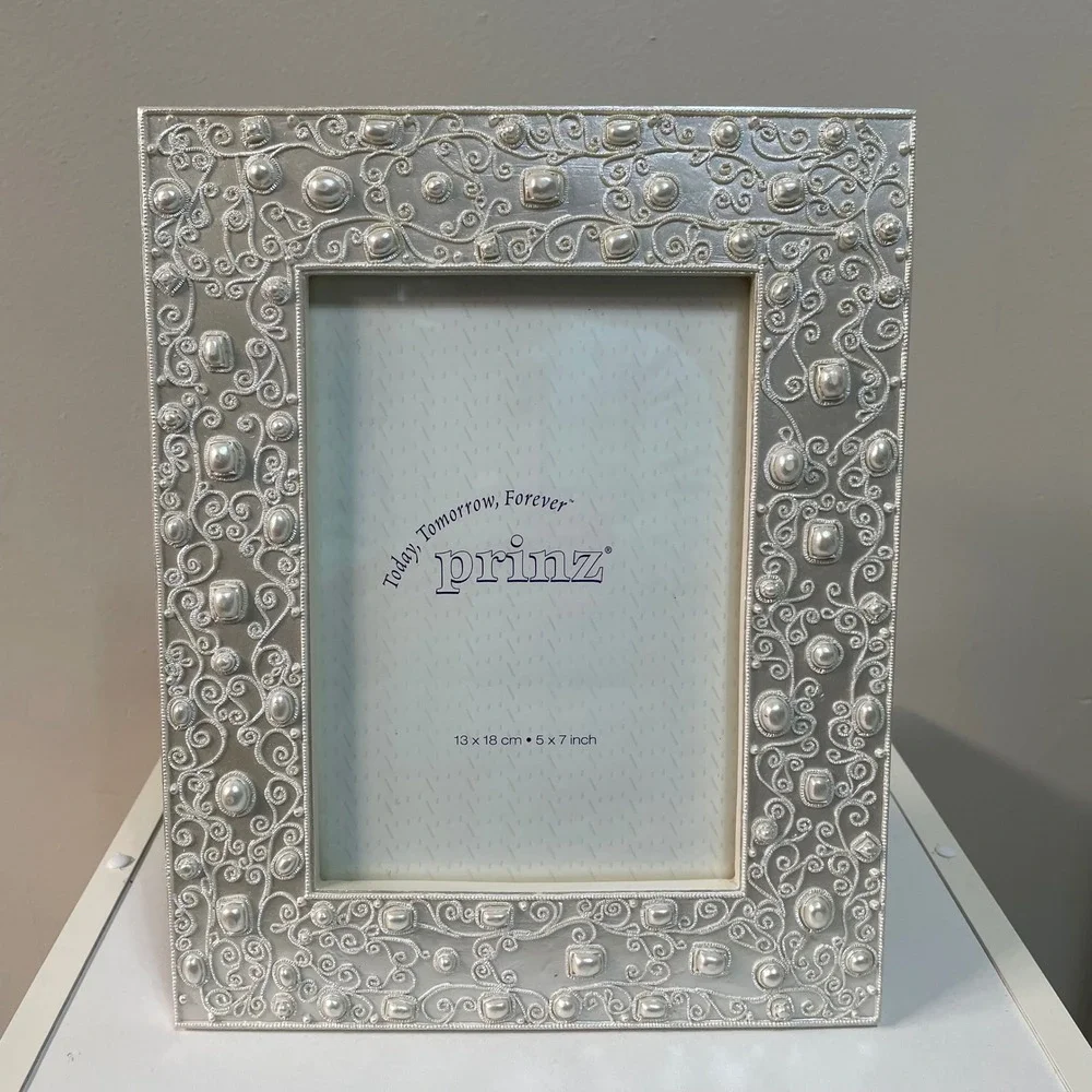 Prinz‎ White Pearl Beaded Swirl Design Photo Picture Frame 5x7 Home Decor